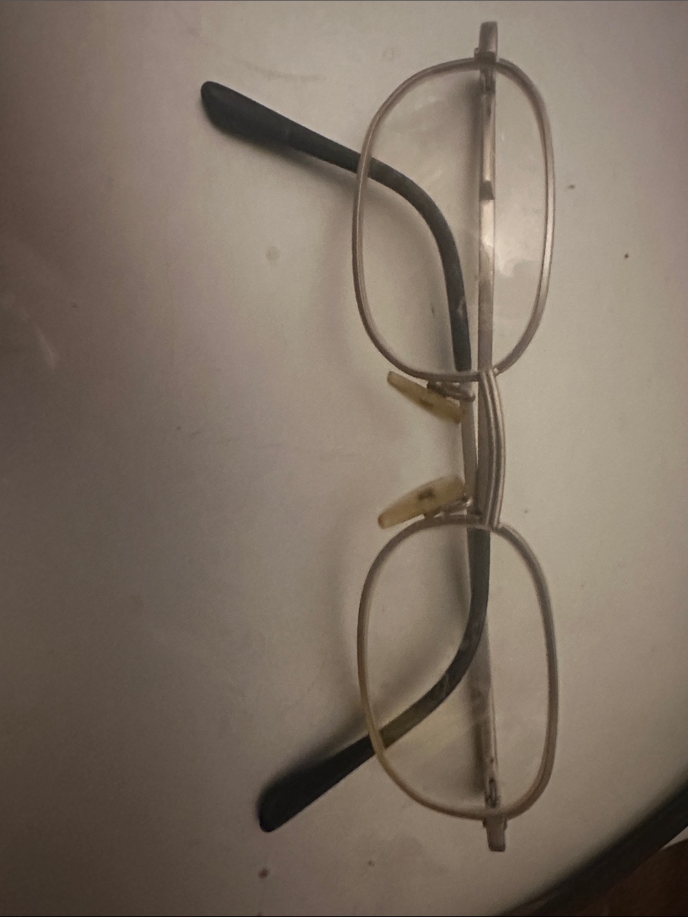 Men's Oval Metal Reading Glasses in Silver and Black